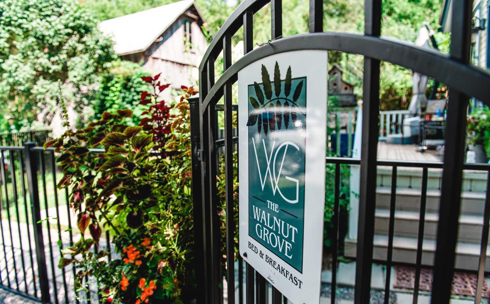The Walnut Grove Bnb Harrow Extérieur photo